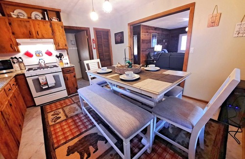 Pineola Cottage | Cozy Love Nest in lake community among the mountains