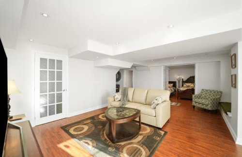 Meadowvale Village Appartement | Cozy Lovely Ravine facing Suite.