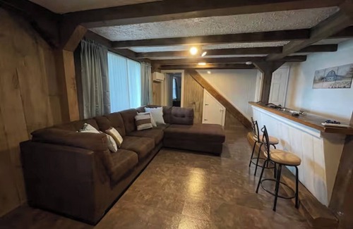 Verona Maison | Cozy lower level apartment in Verona VA