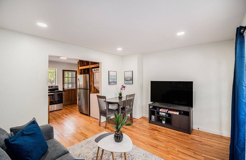 Norwood Appartement | Cozy Luxury 2BR Apartment w/ Free Parking – Near Downtown Birmingham