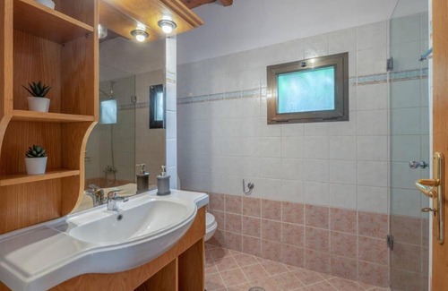 Gazi Maison | Cozy maisonette close to the city and the beach