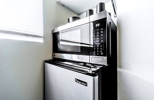 Eastside Appartement | Cozy Micro Suites: Sleeps 2, Minutes to Downtown