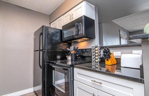 Midland Appartement | Cozy Midland Condo with Pool