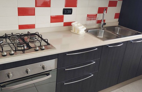 Susa Appartement | Cozy mini apartment with private parking 5 minutes from the lake