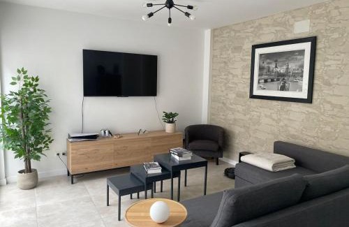 Numancia Appartement | Cozy Mini Villa Heart of Madrid