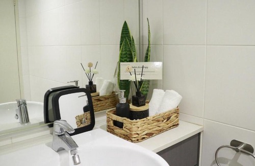 Waitara Appartement | Cozy Minimalist 1 Br Apt near Hornsby mall & trains
