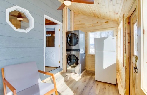 Puposky Cabine | Cozy Mod Cabin On Turtle Lake! No Pets Allowed