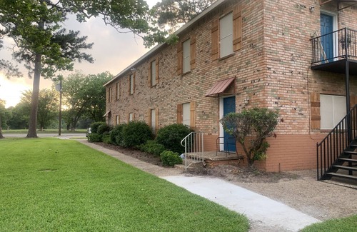 Van Appartement | Cozy Modern 1 Bed 1 Bath next to Park!