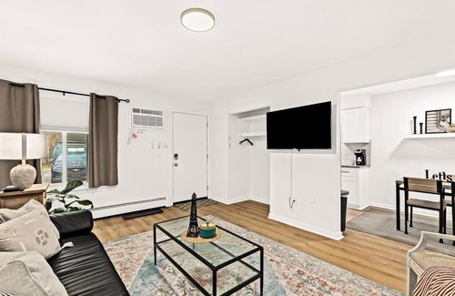 Mount Clemens Appartement | Cozy Modern 1BR Close to Downtown