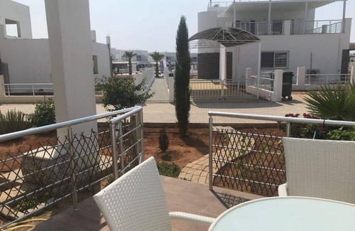 Gastria Appartement | Appartement moderne et confortable dans un complexe de propriété en bord de mer Caesar Beach