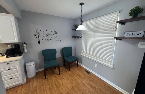 Marlton Maison | Cozy, modern charming 3-bedroom townhome close to Rt 73, Rt 70, I 95 and I 295