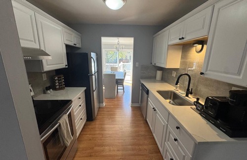 Marlton Maison | Cozy, modern charming 3-bedroom townhome close to Rt 73, Rt 70, I 95 and I 295