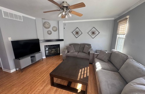 Marlton Maison | Cozy, modern charming 3-bedroom townhome close to Rt 73, Rt 70, I 95 and I 295