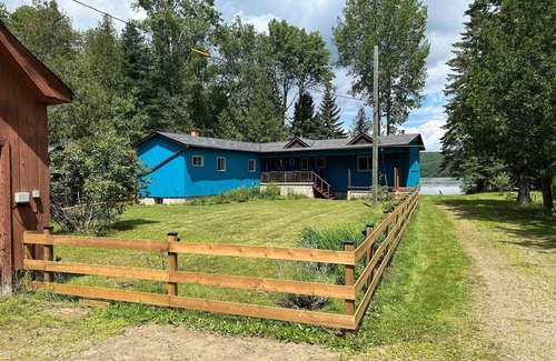 Madawaska Valley Maison | Cozy, modern cottage lots of space, perfect waterfront for swimming / water fun!