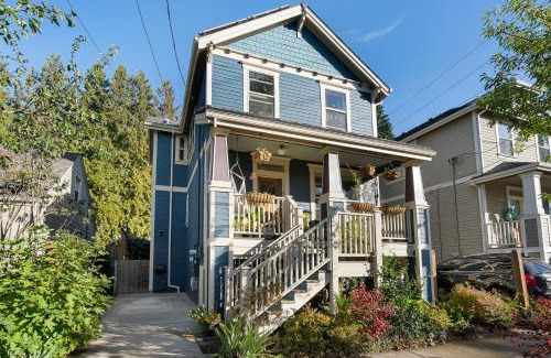 Piedmont Maison | Cozy Modern Craftsman in North Portland