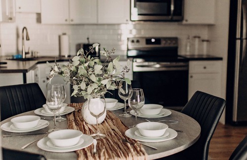 Mechanicsburg Autre | Cozy & Modern Farmhouse – 3BR Sleeps 10 - Near Hershey, Harrisburg, Carlisle