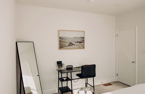 Mechanicsburg Autre | Cozy & Modern Farmhouse – 3BR Sleeps 10 - Near Hershey, Harrisburg, Carlisle
