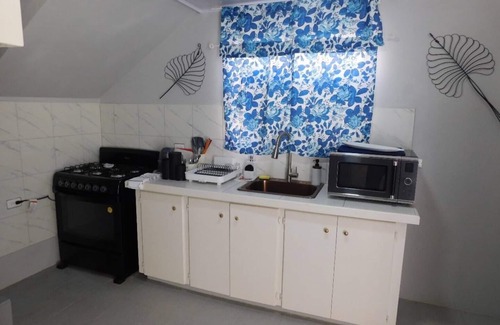 St. Joseph Villa | Cozy, modern retreat in Trinidad