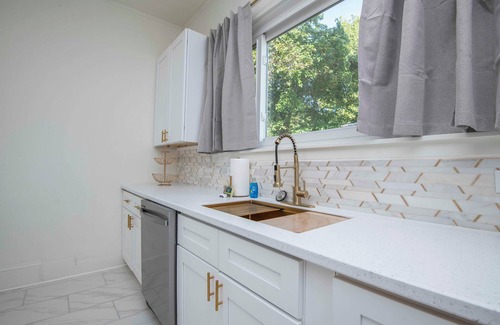 La Follette Maison | Cozy Modern Stay 117 Nevada