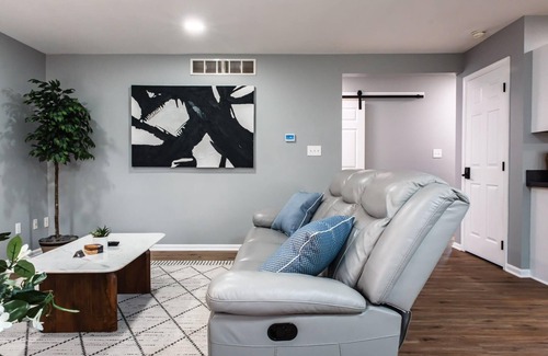 New Castle Maison | Cozy Modern Villa Sum