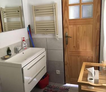 Dolni Lomna Chalet De Ski | Cozy mountain cottage with terrace in Dolni Lomna