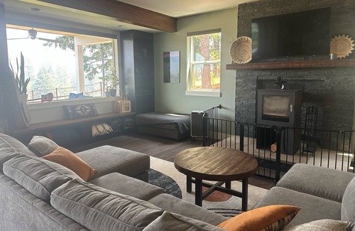 White Salmon Maison | Cozy mountain home in the heart of White salmon