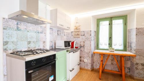 Maresca Appartement | COZY MOUNTAIN RETREAT - with Garden, Wi-Fi
