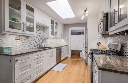 Allandale Maison | Cozy Multi-Property Bungalow in Central Austin W/Hot Tub