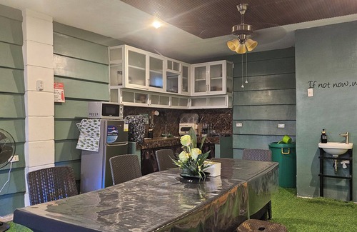 Dasmarinas Maison | Cozy Natural Haven w/ Netflix, Videoke & Alfresco Dining