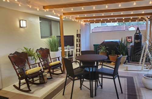 Country Club Maison | Cozy, neat and centrally located 1-bedroom town home