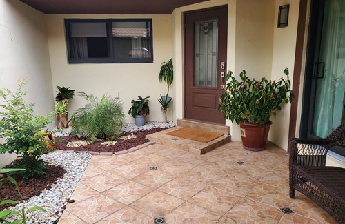 Country Club Maison | Cozy, neat and centrally located 1-bedroom town home