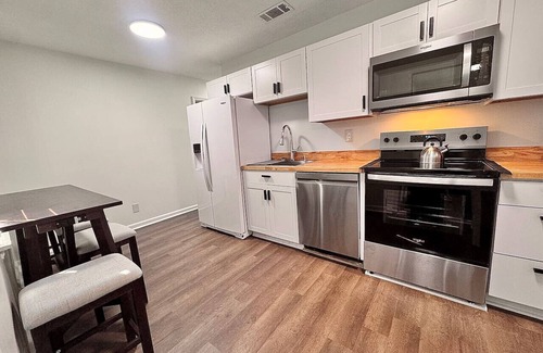 Pooler Appartement | Cozy New Modern On I-95