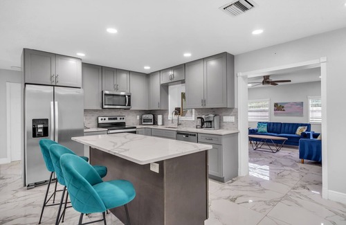Deerfield Beach Maison | Cozy Newly Renovated Home Near Beach - Tiki Hut