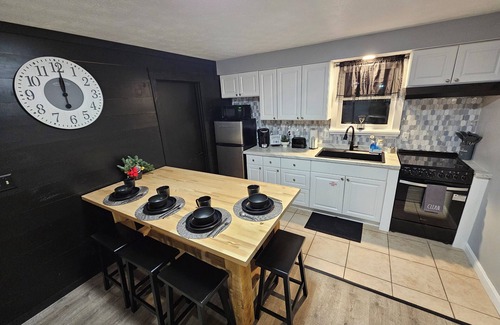 Southern Coast Copropriété | Cozy Newly Renovated 2-bedroom Condo By The Beach