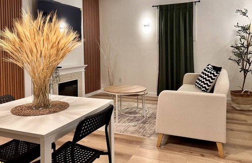 Riverview Cabine | Cozy, nordic guest house located in the heart of Riverview with swimspa.