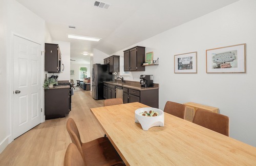 Bratton Park Maison | Cozy North Austin Getaway Peaceful Near Domain