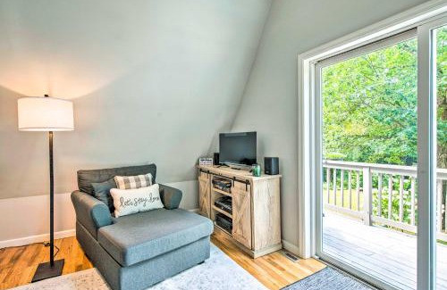 Northville Maison | Cozy Northville Home with Dock and Lake Access