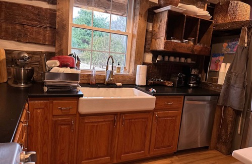 Williamsport Cabine | Cozy Oak & Ember Lodge