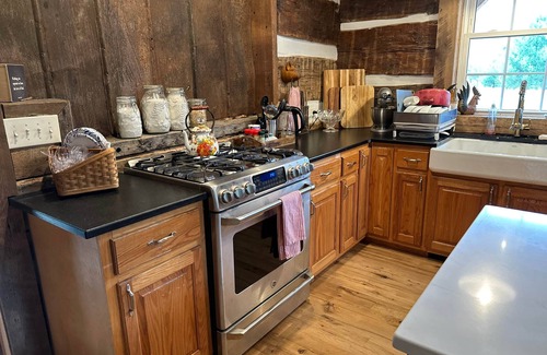 Williamsport Cabine | Cozy Oak & Ember Lodge