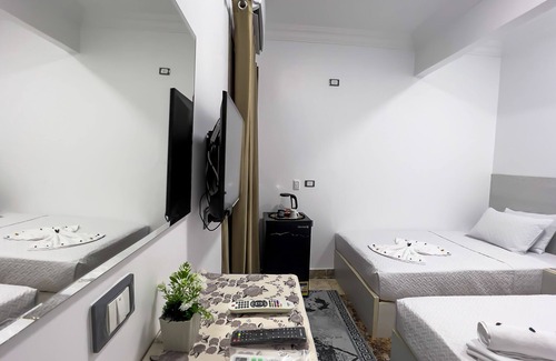 Bulaq ad Dakrur Hôtel | cozy oasis by the pyramids. Welcome to Alaska Pyramids view!!