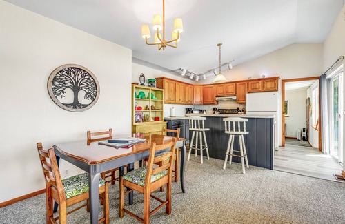 Vashon Island Maison | Cozy oceanfront home with amazing beach views & alfresco deck