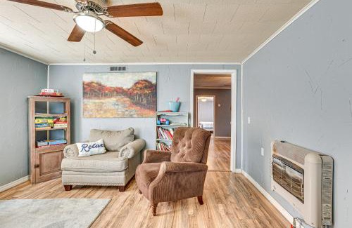 Hydro Maison | Cozy Oklahoma Family Home with Private Yard and Grill