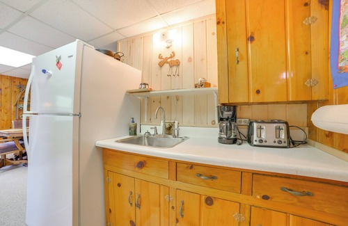 Onaway Cabine | Cozy Onaway Vacation Rental w/ Deck & Fire Pit!