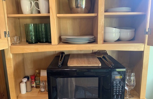 Westminster Appartement | Cozy out of the way studio retreat with AC and WiFi in charming Westminster