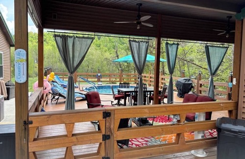 Saint Francis Appartement | Cozy Outlaw studio room with heated pool AC in charming New Hope