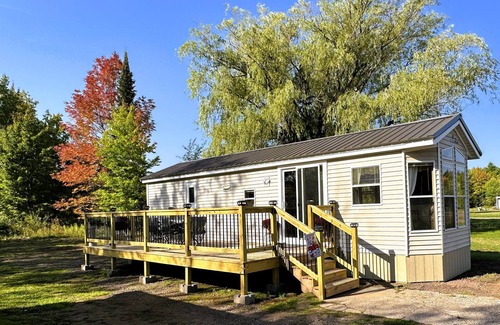 Ontonagon Maison | Cozy Park Model minutes from many of UPs popular attractions & UTV/ATV Snow Trls