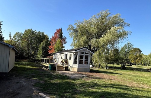 Ontonagon Maison | Cozy Park Model minutes from many of UPs popular attractions & UTV/ATV Snow Trls