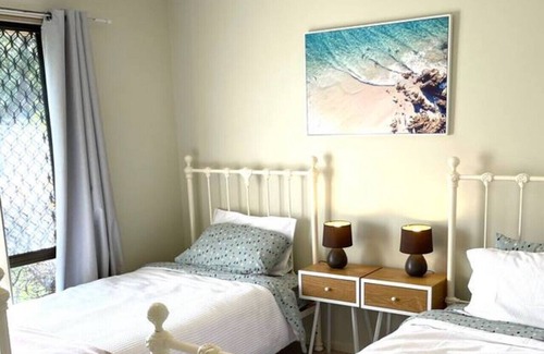Belmont Appartement | Cozy park-side home close to city and beaches