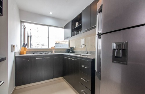 Astorga Appartement | Cozy Penthouse next to Poblado Park with Large Balcony and A/C