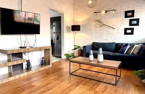 Astorga Appartement | Cozy Penthouse next to Poblado Park with Large Balcony and A/C